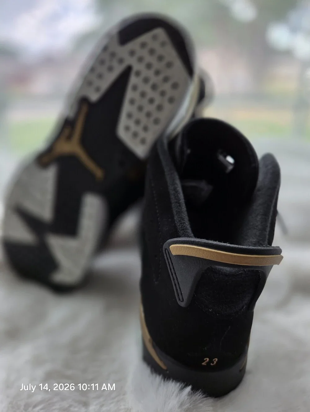 Air Jordan Kids BLK & Gld High-Top Sneakers with Gold Jumpman